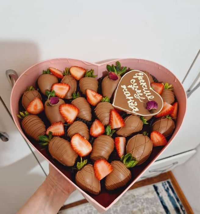 Клубника шоколоде