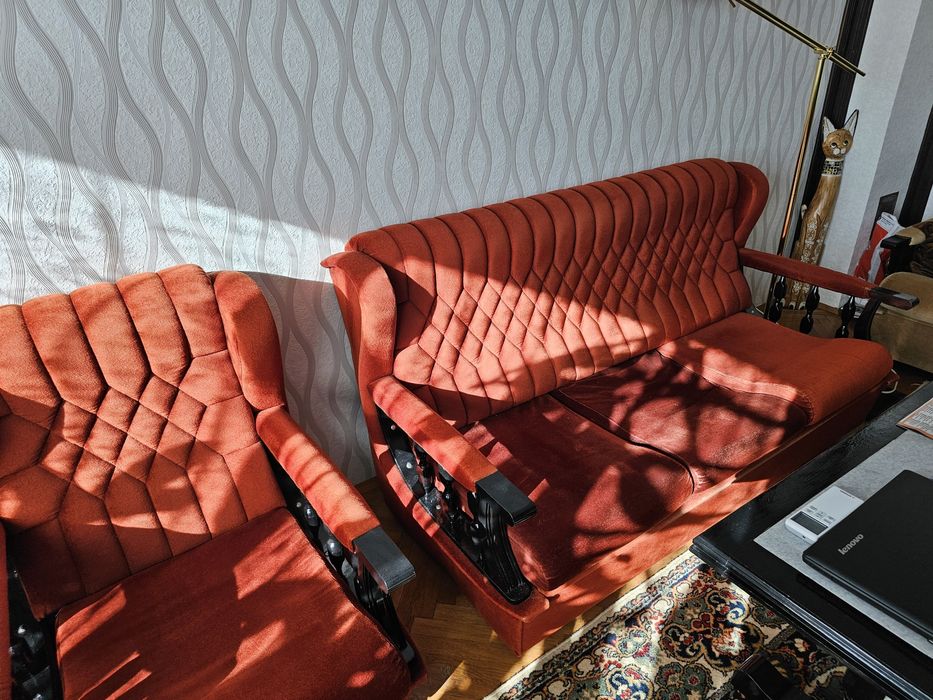 Продавам диван, фотьойл и табуретки комплект