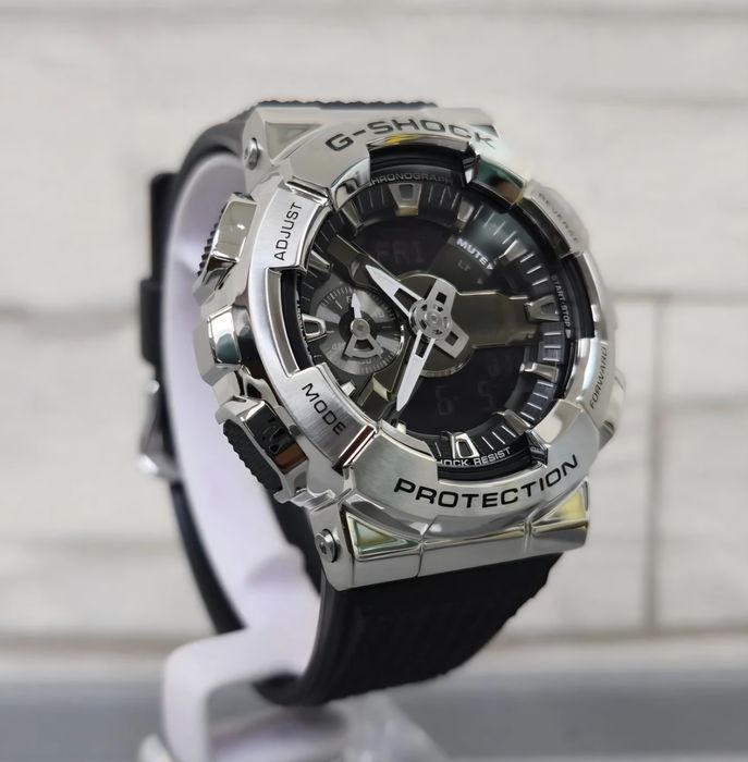 Продам Casio G-Shock GM-110-1A оригинал
