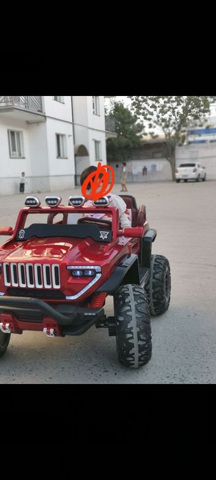 Болларга зор ойинчок мошина