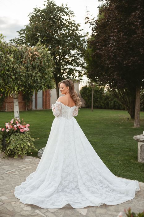 Vand rochie de mireasa noua