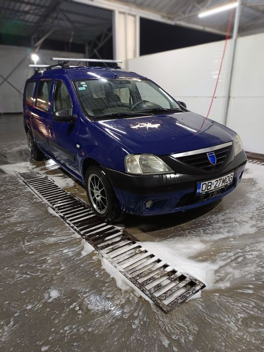 Vând Logan MCV 2007