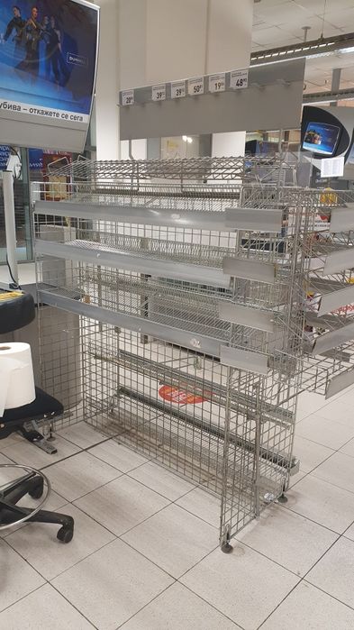 Промо стелаж за пред касова зона