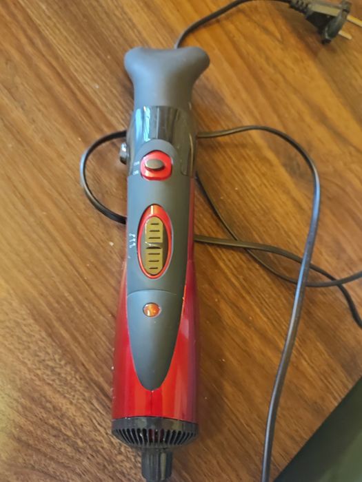 Фен, компактный, удобно в дорогу