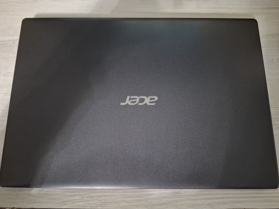 СРОЧНО ПРОДАЁТСЯ ноутбук Acer Aspire 3 core I5 8GB/1TB