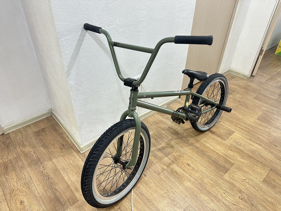 BMX велосипед в отличном состоянии
