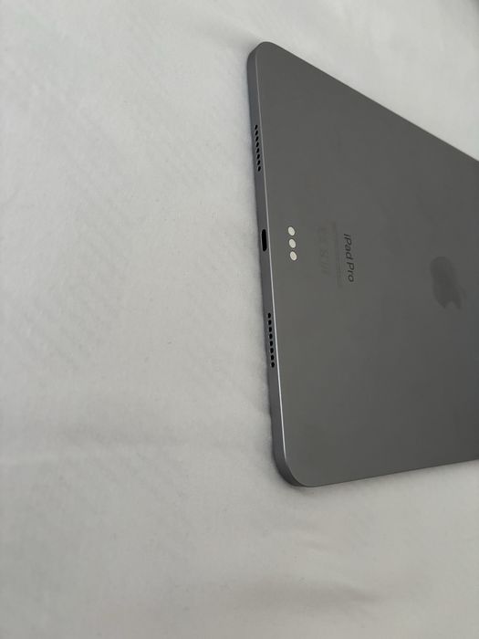 iPad pro 11” cu pen apple