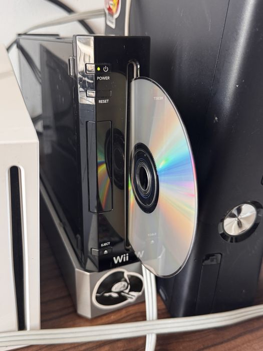 Предлагам черно nintendo Wii за Бартер! (Ако може за ps3)