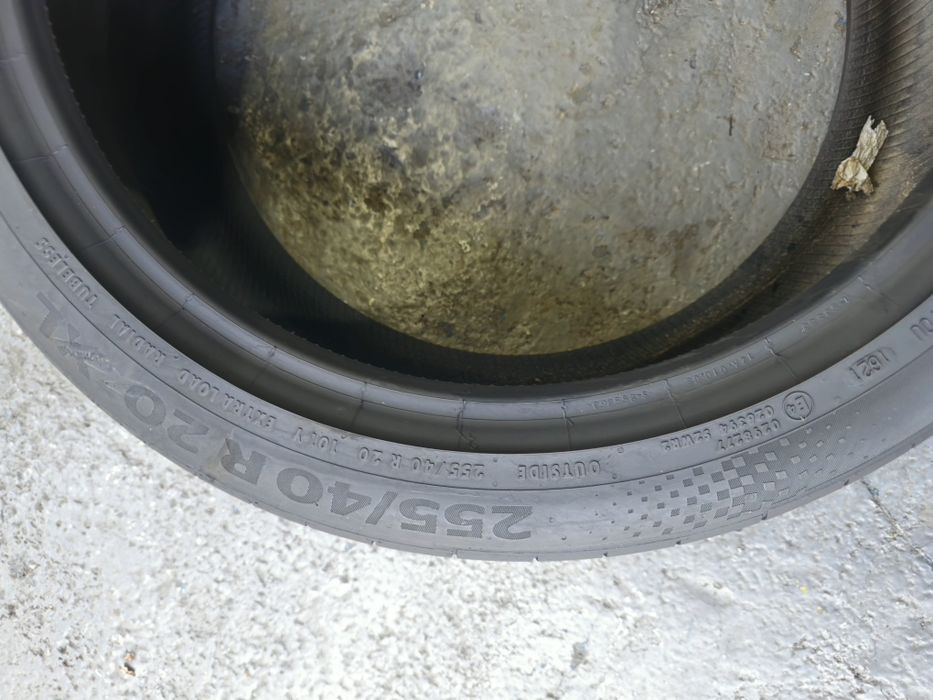255 40 20 vara continental