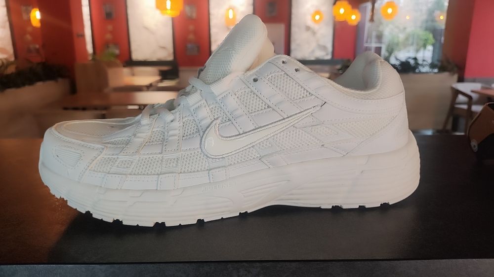 Nike кроссовки белые новые 44размер