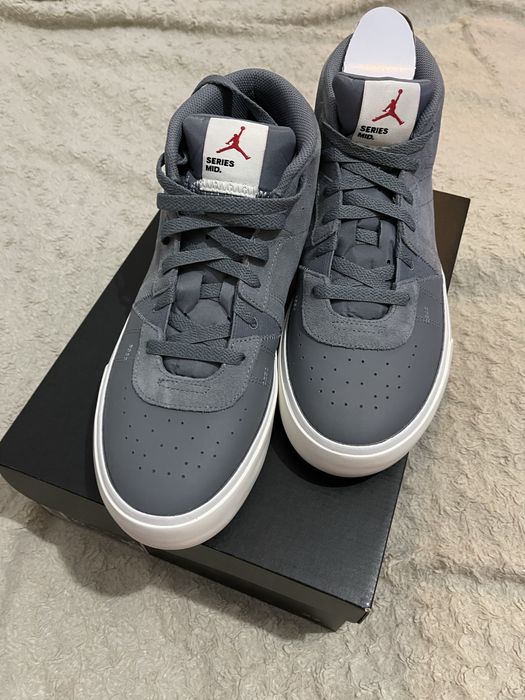 Кроссовки Nike Jordan Series mid