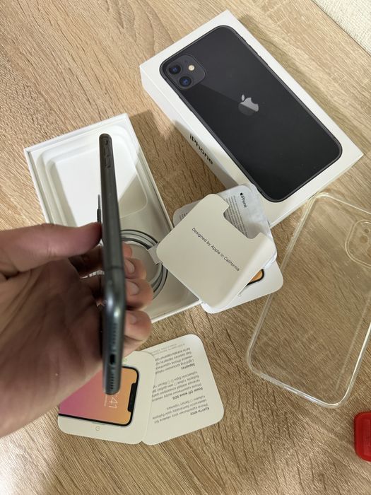 Iphone 11 128  в отличном состоянии