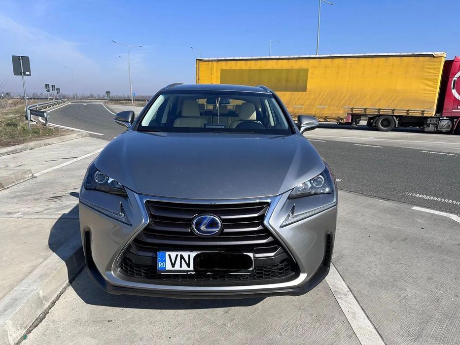 Lexus Seria NX Vand Lexus NX 300 h ,motor 2,5 benzina Hybrid 197 CP, 4x4 , an 2014