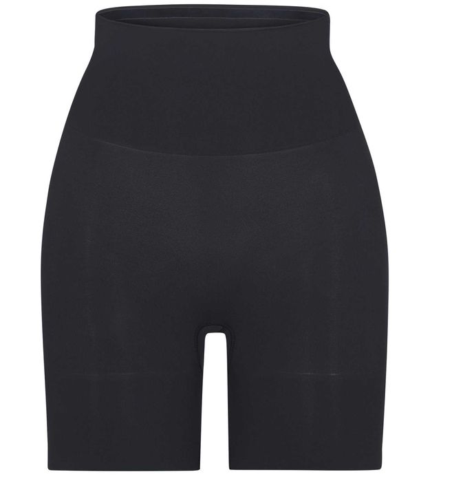 Skims Безшевни къси панталонки с повдигащо дупе вис. талия -чисто нови