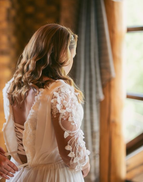 Rochie de mireasa cu crăpătura  pe picior