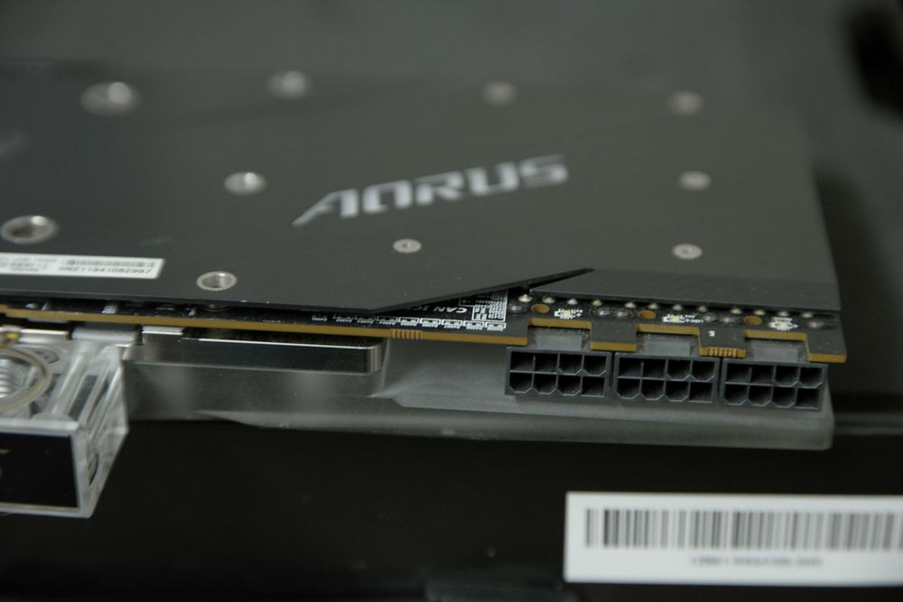 AMD RX 6900XT 16GB AORUS EXTREME  с оригинален воден блок от EKWB