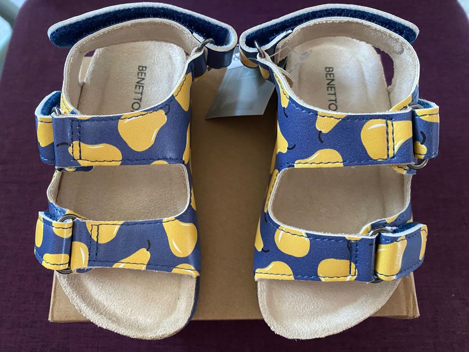 Детски сандали Benetton