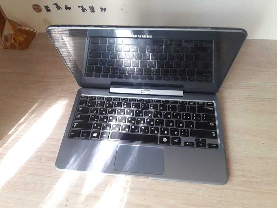 Ноутбук трансформер Samsung