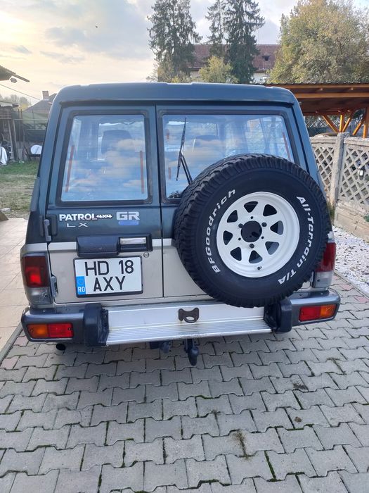 Nissan  PATROL Y60 LX