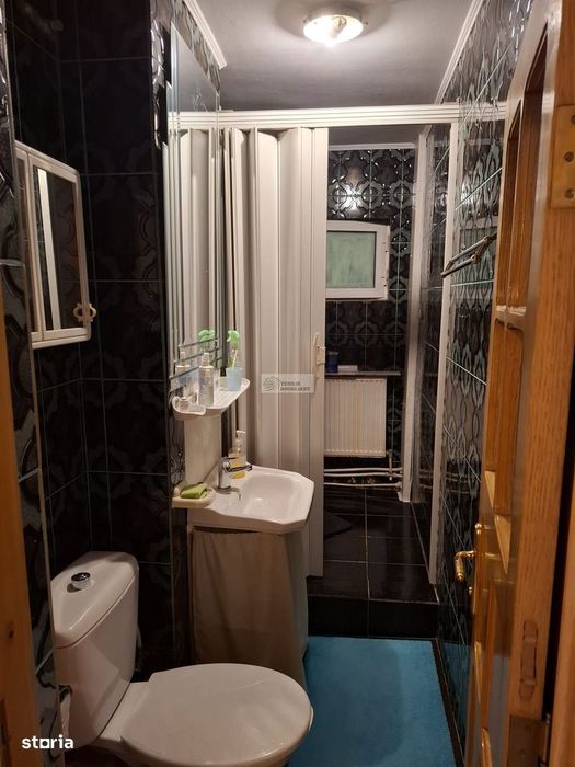 Apartament de 4 camere+ 1 /etaj 2/125mp /Independentei/Focsani/Finante