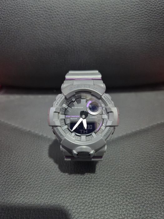 Часовник G-Shock B800