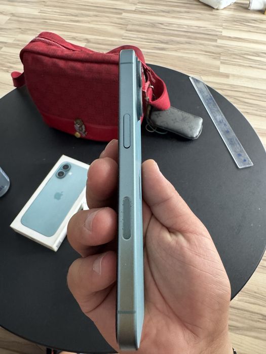 продам iPhone 16 256gb