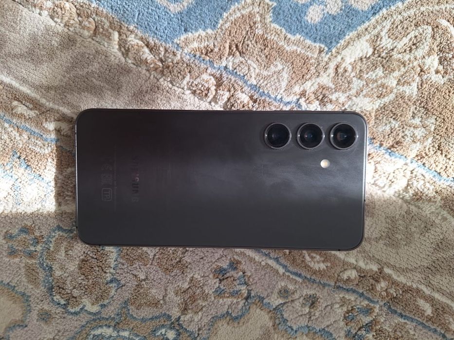Samsung S24 8/128 gb