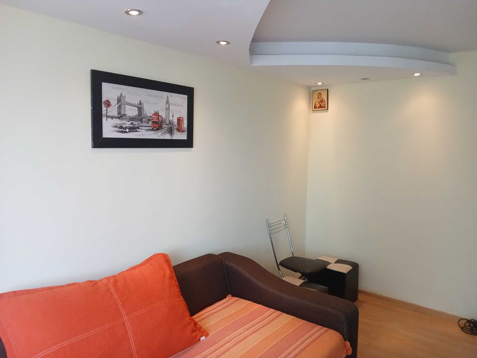 Proprietar: Închiriez apartament 2 camere, decomandat,complet utilat, parcare – 7 min Metrou Piața Sudului