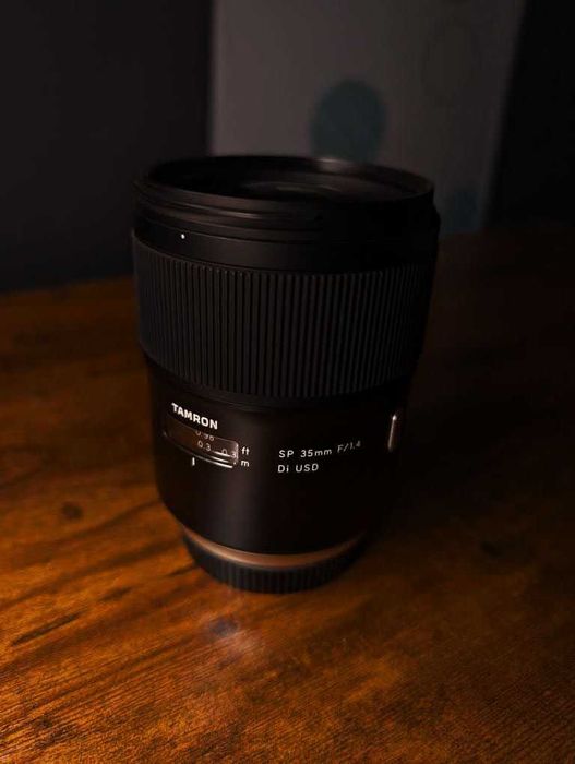 Tamron SP 35mm f/1.4  (Canon ef)