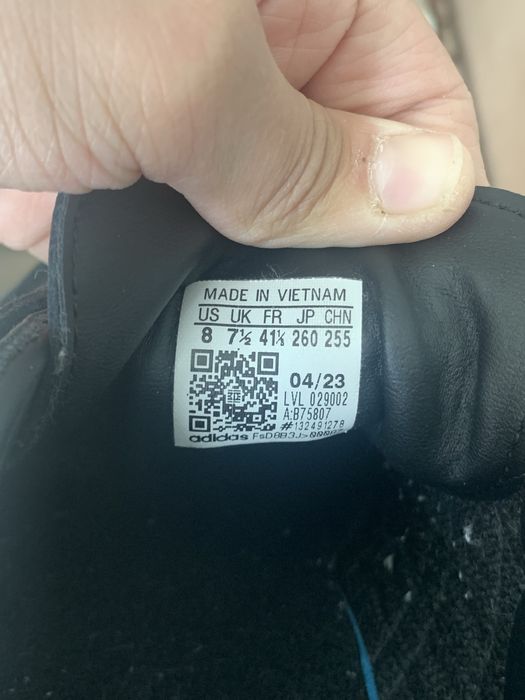 Продам кроссовки Adidas