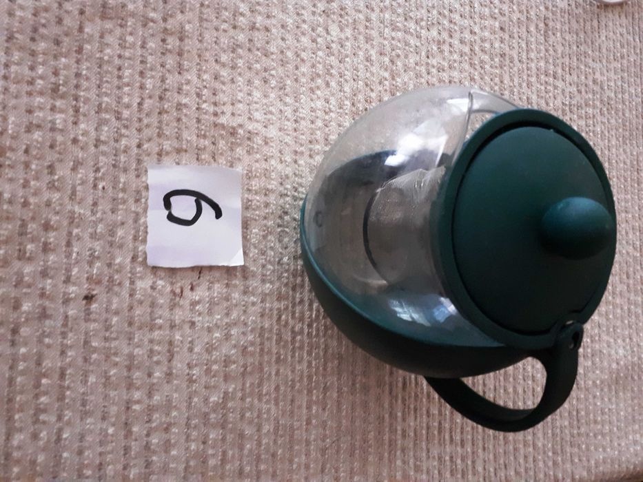 Комплекти за хранене и кухненски принадлежности