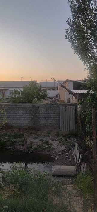 Продается земля не далеко от базара Куйлюка от 2.5 до 3.5 сотых