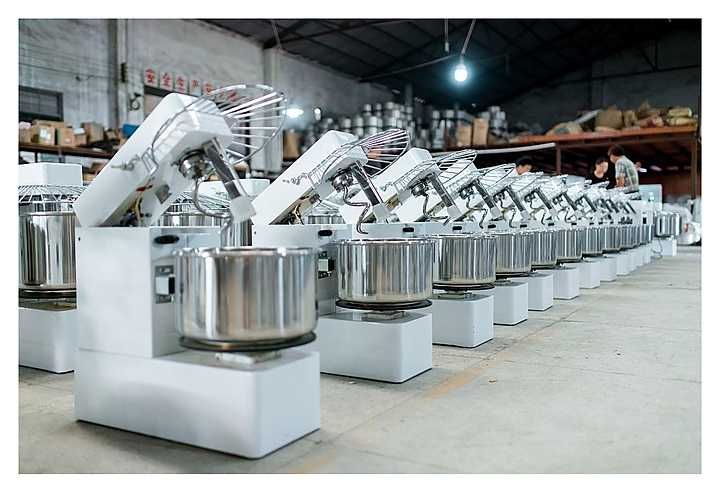 Тестомес спиральный на 20 литров.