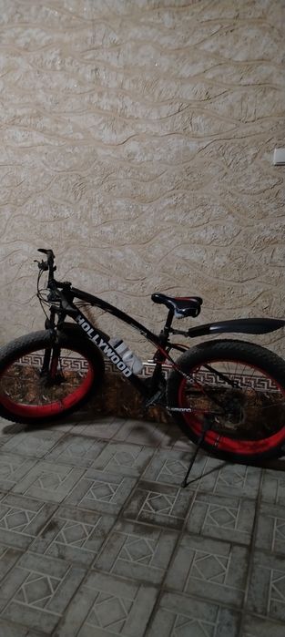 Велик широкий балон сотилади