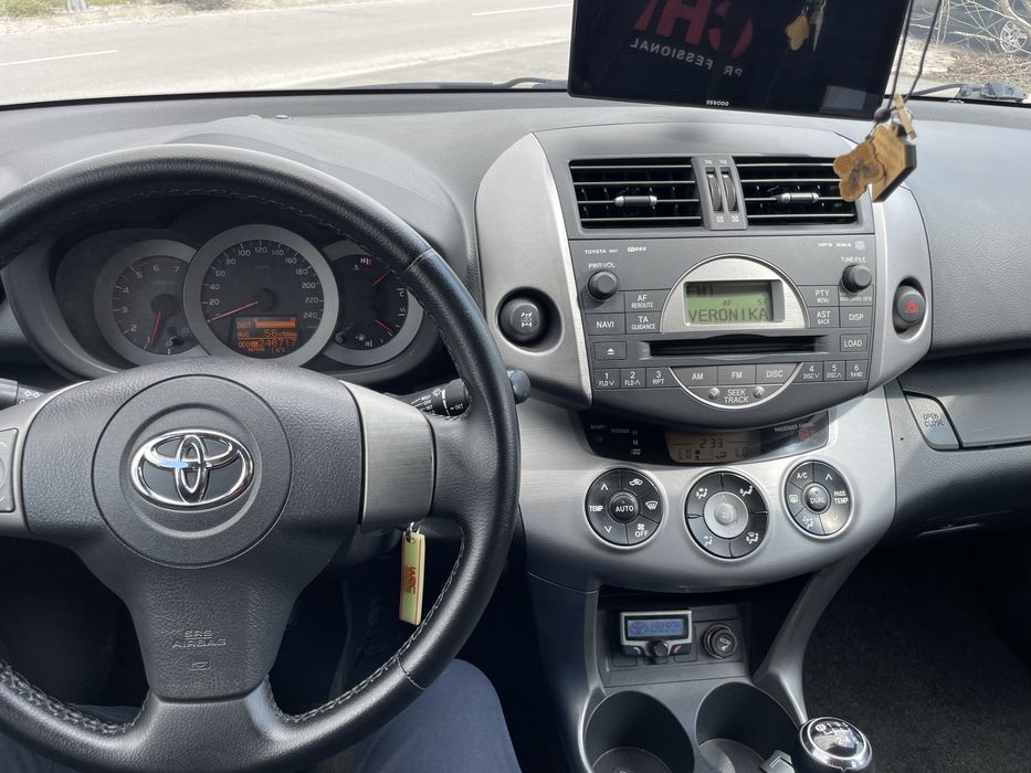 Toyota Rav 4 2.2D4d 6скорости
