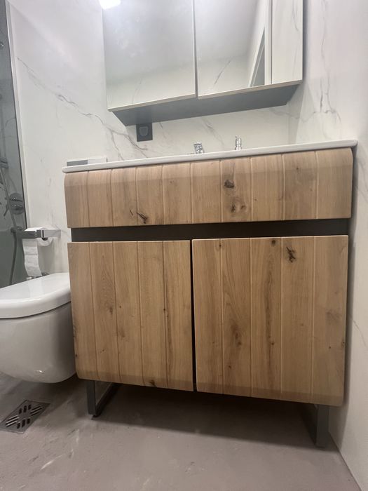 Шкаф за баня с вградена мивка