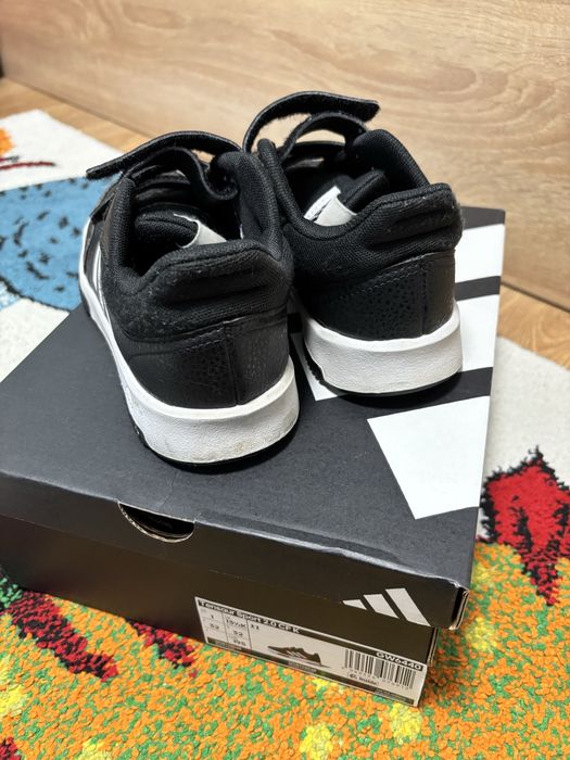 Детски adidas court