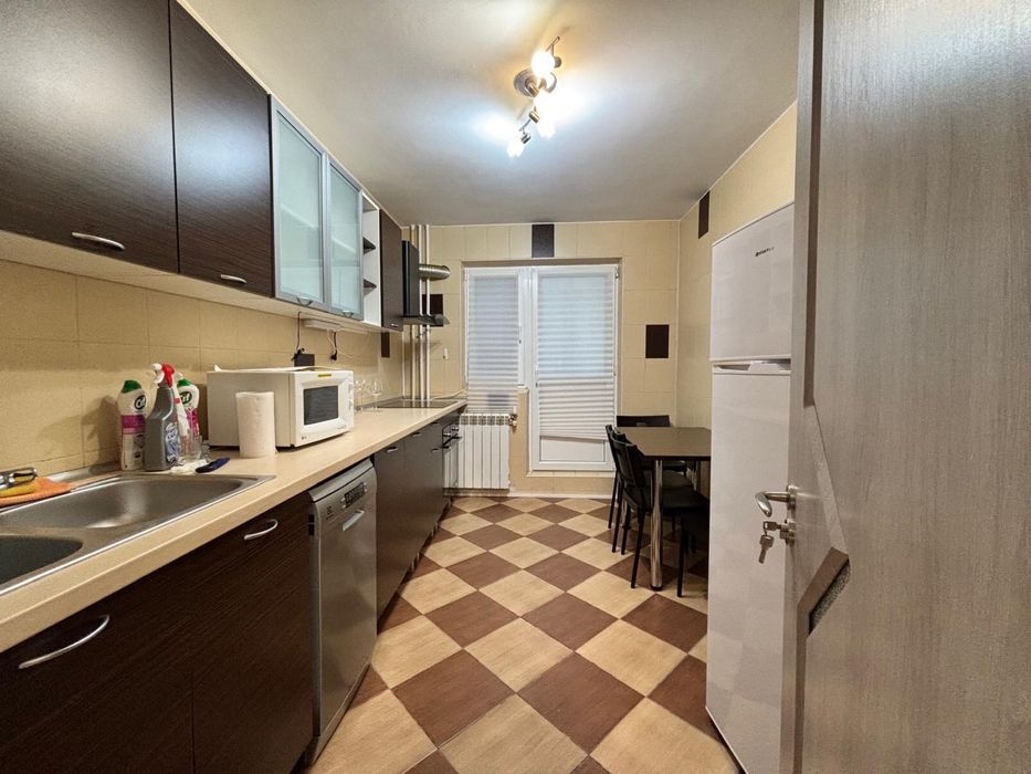 Vand apartament cu 4 camere zona Dristor - Fizicienilor