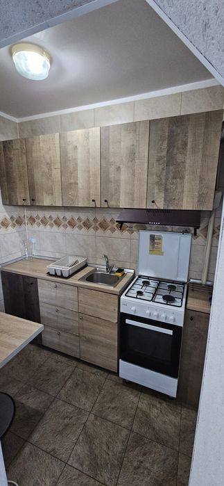 Inchiriez garsoniera Costin Georgian