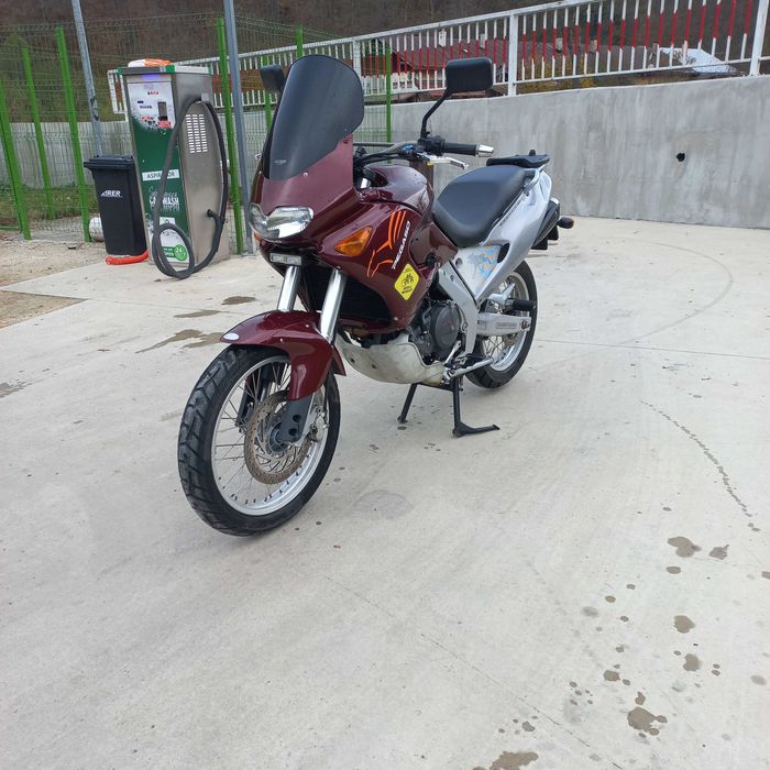 Vând sau schimb Aprilia Pegaso 650 1997