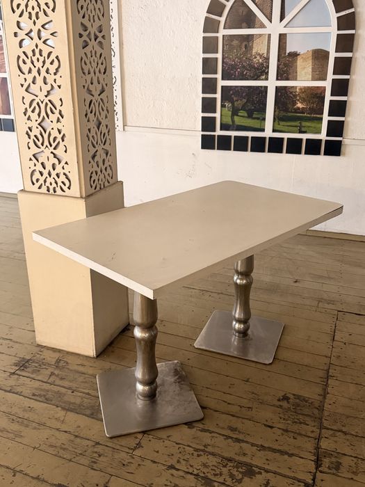 Столы и диваны для общепита