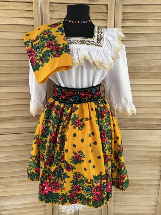 Costum popular pentru femei de Maramures.