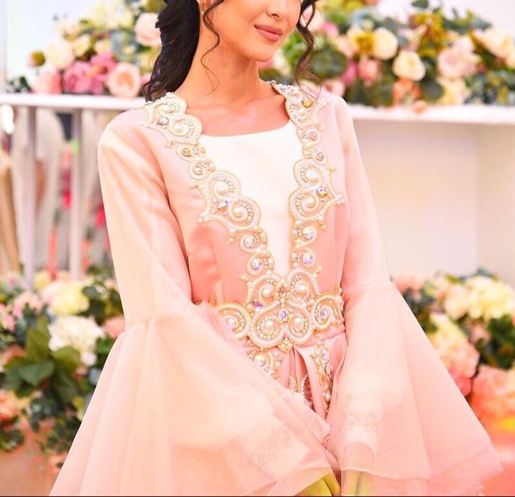 Платье на узату