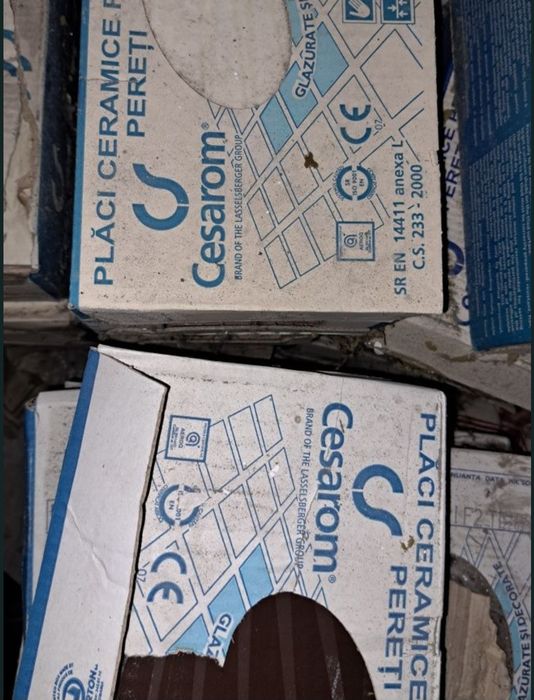 Vand  placi ceramice faianta pret negociabil