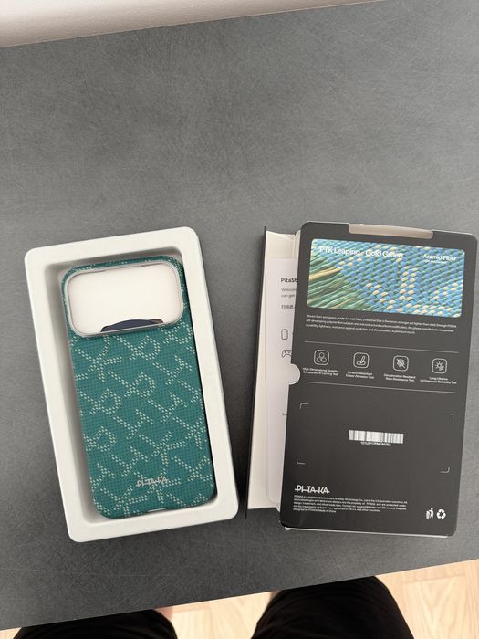 Husa iphone 17 pro max PITAKA