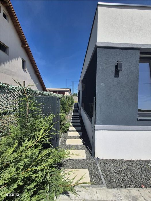 Duplex Despartit Prin Dressing  - Parter - La Cheie