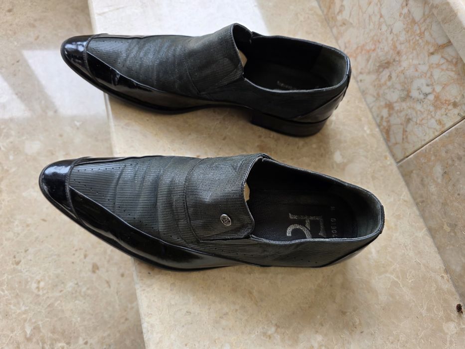 Pantofi bărbați de piele.