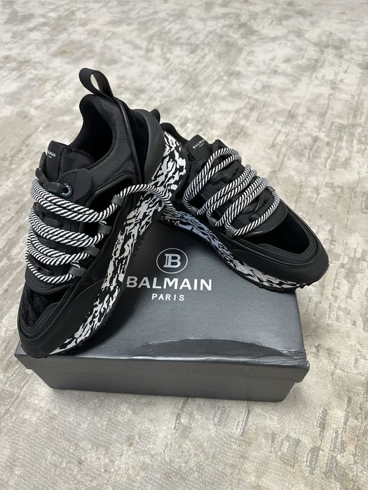 Продам новые кроссовки