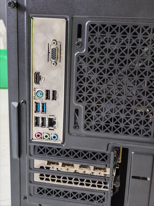 Геймърски Компютър Intel i7 10700K | Rtx 2070 super | 16GB ram | 500GB Ssd
