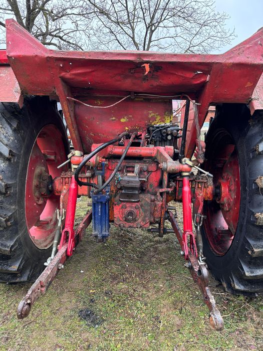 Vând Tractor U 650 și plug